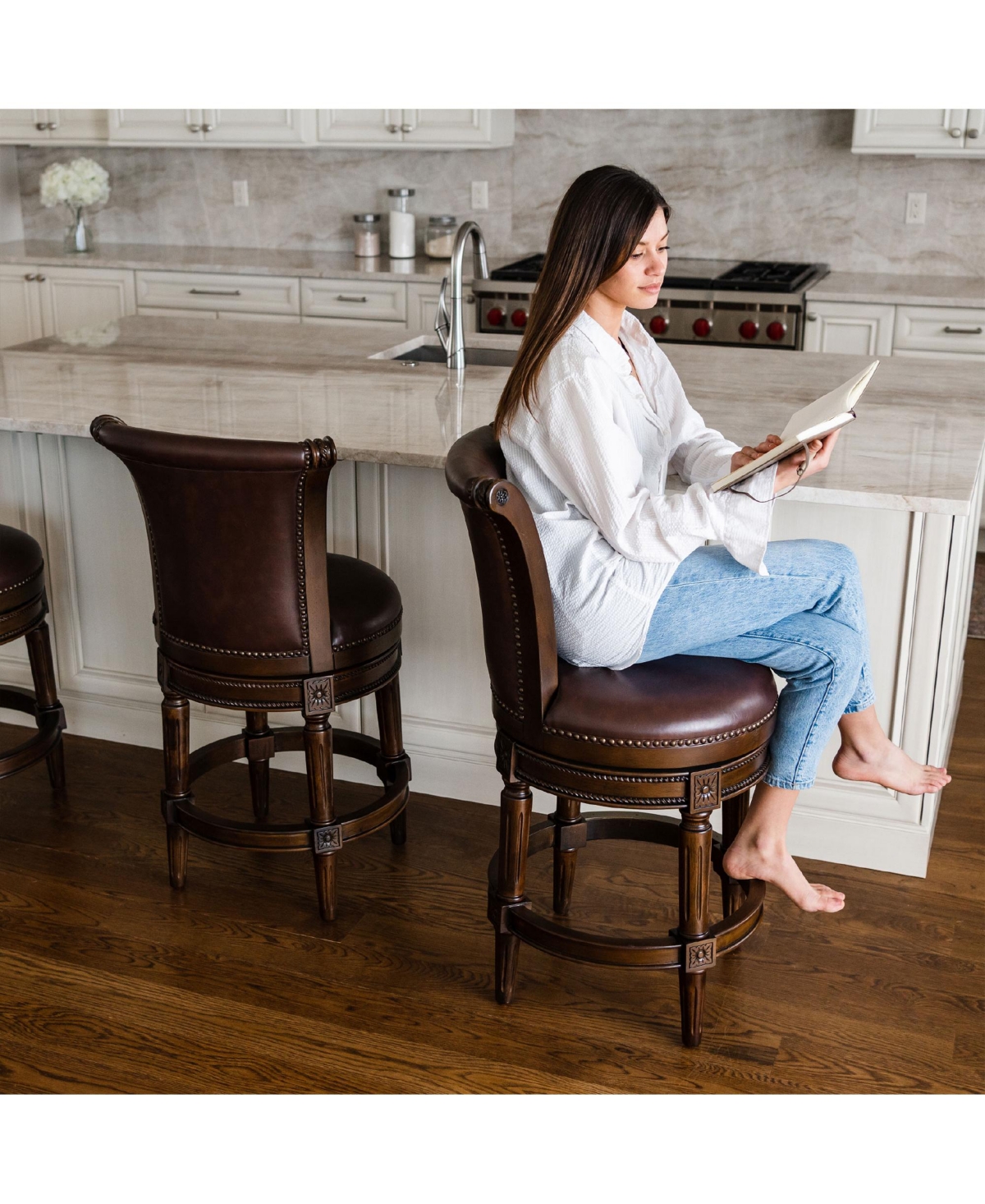 Maven Lane Pullman Wooden Swivel Stool, Dark Walnut w/ Leather, Set of 4