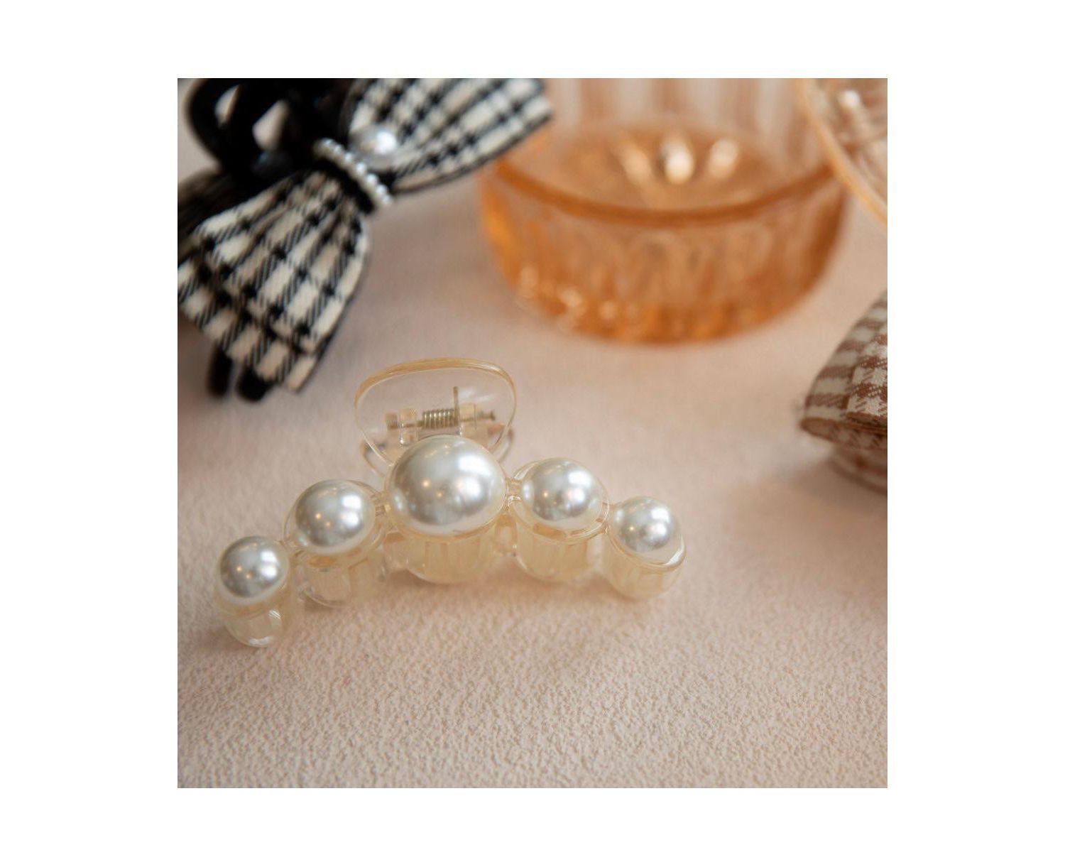 Dots Clip - Pearl White