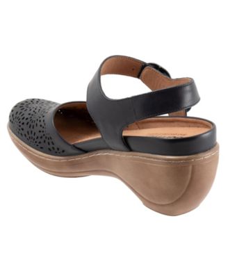 Mabelle Perf Clog