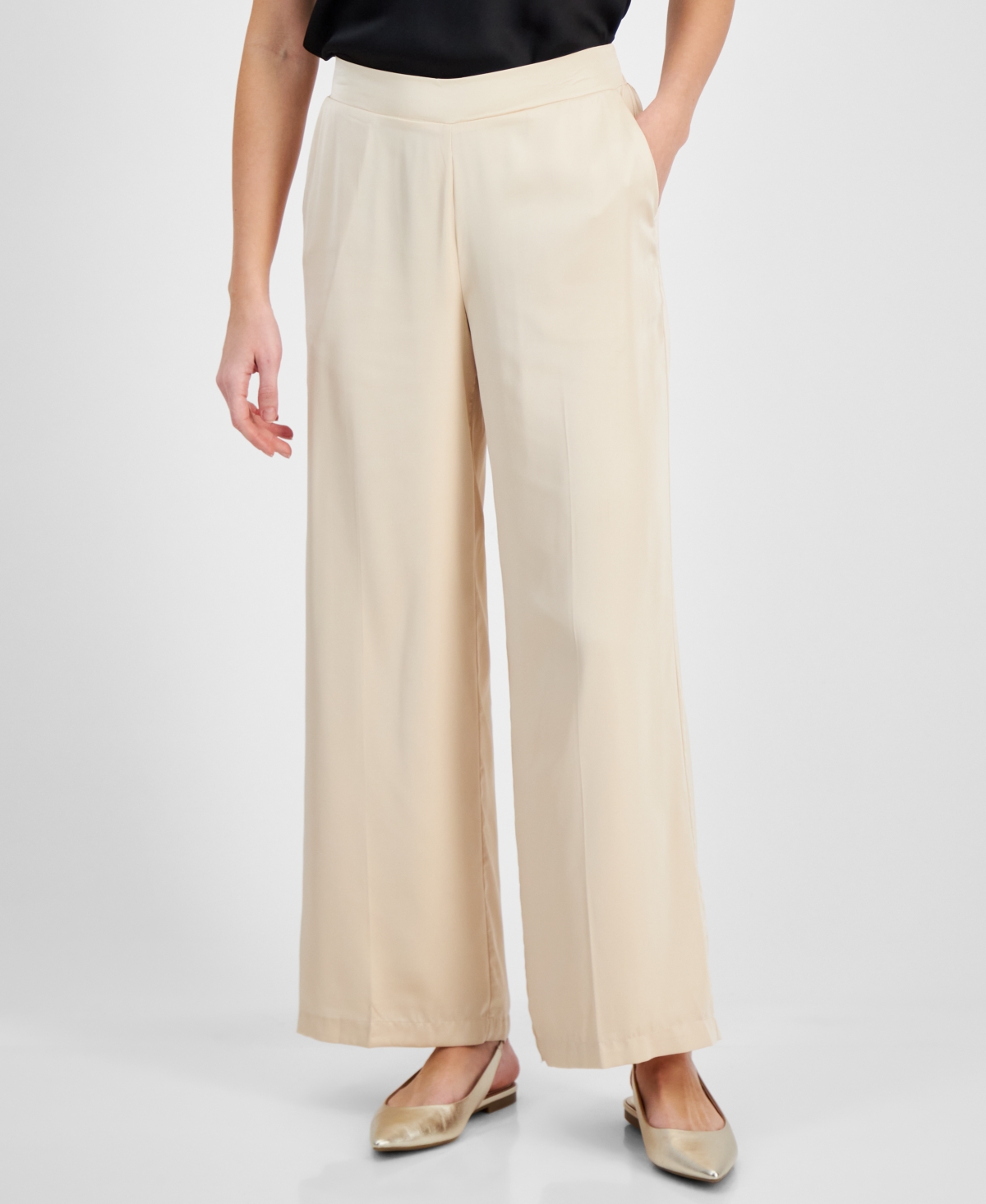 T Tahari Wide Leg Faux Suede Crop Pants In Champagne