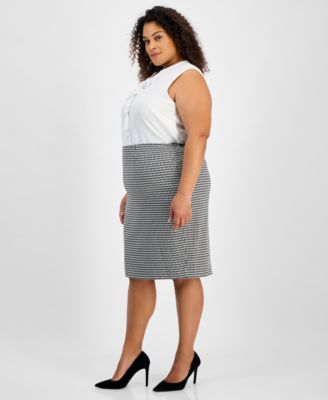 Plus Size Back-Slit Pencil Skirt