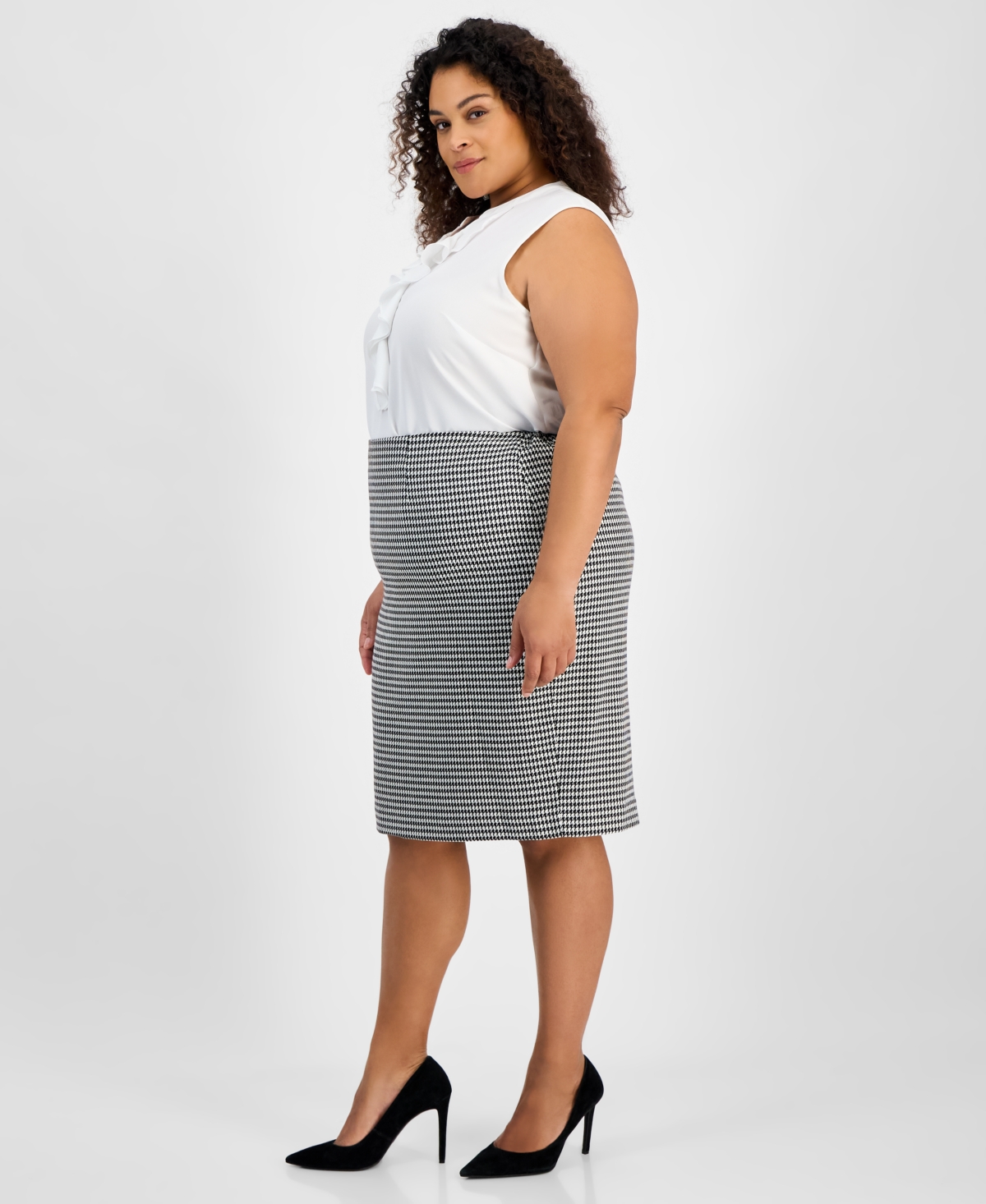 Kasper Plus Size Back-slit Pencil Skirt In Black,white