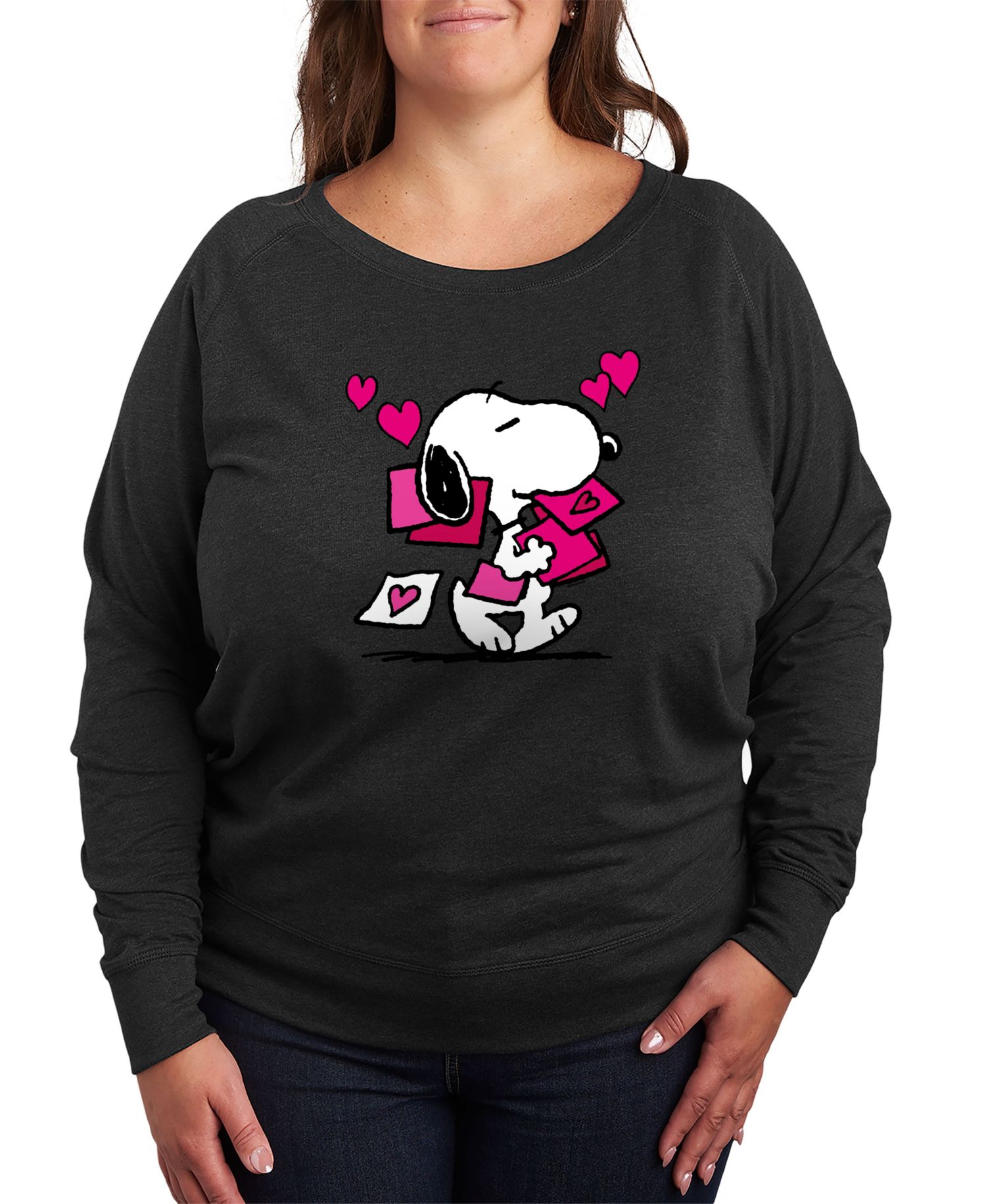 Plus Size Peanuts Snoopy Valentines Day Graphic Crew Neck Top