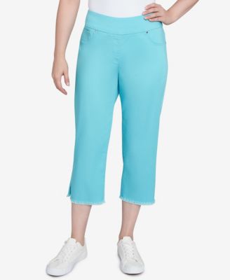 Petite Oasis Pull On Fringe Denim Capri Pants