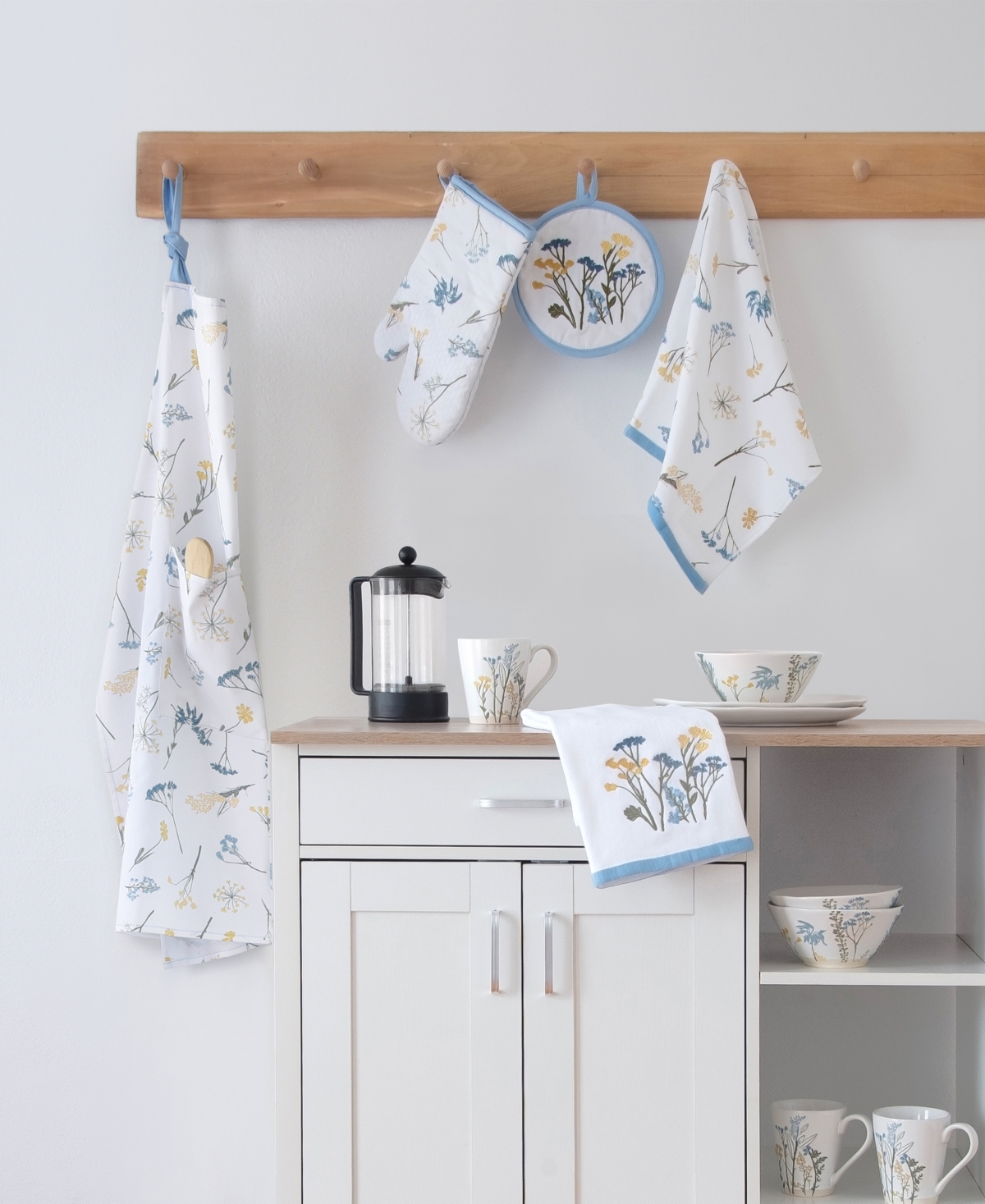 Lenox Wildflowers Printed & Embroidered Kitchen Towels, Set Of 2 In Blue,white