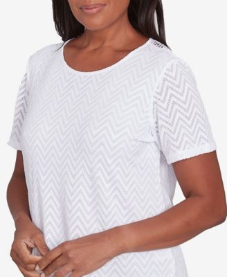 Women's Classic Textured Chevron Lace Back Top