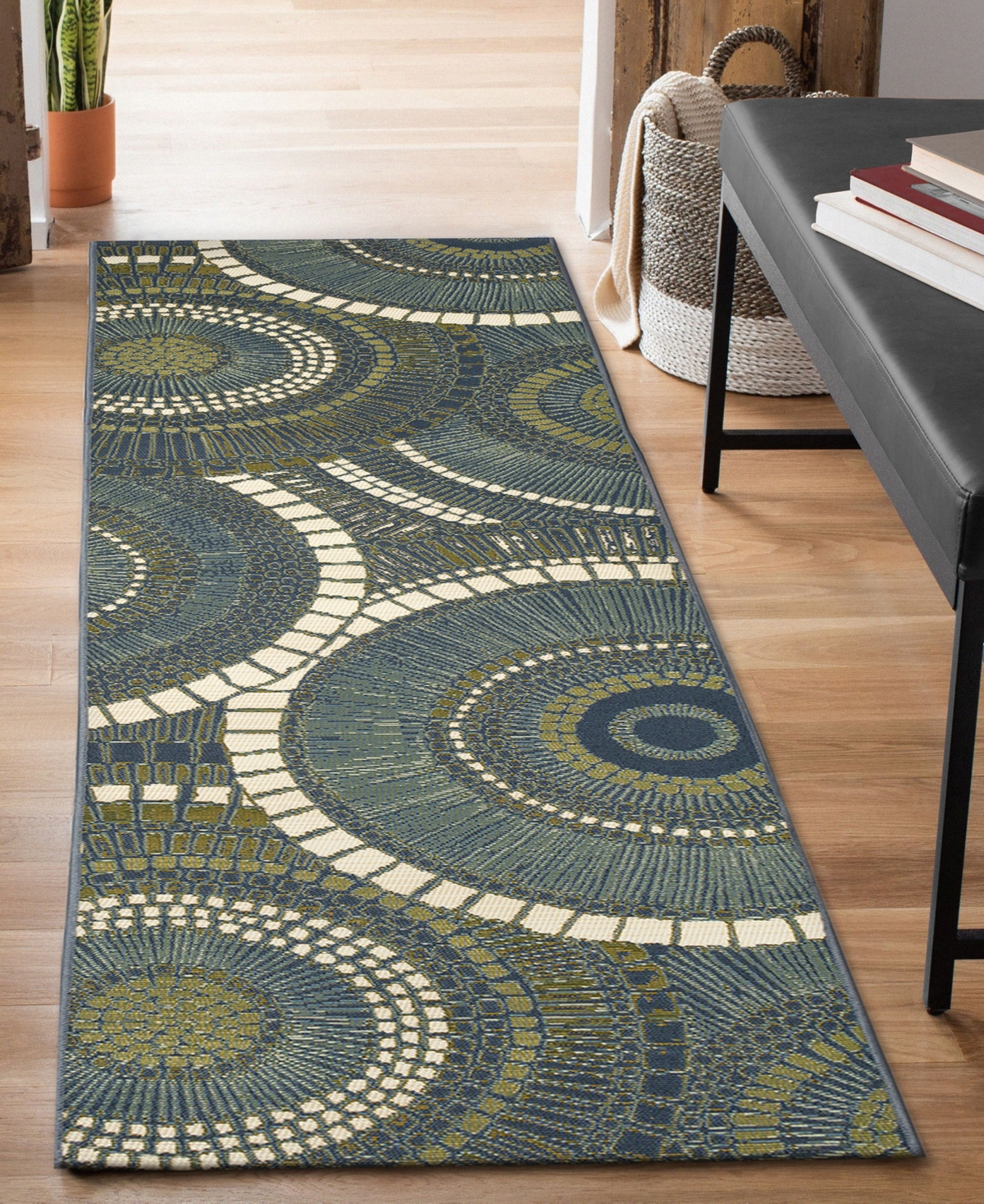 Liora Manne Marina Circles 1'11"x7'6" Runner Area Rug In Azure