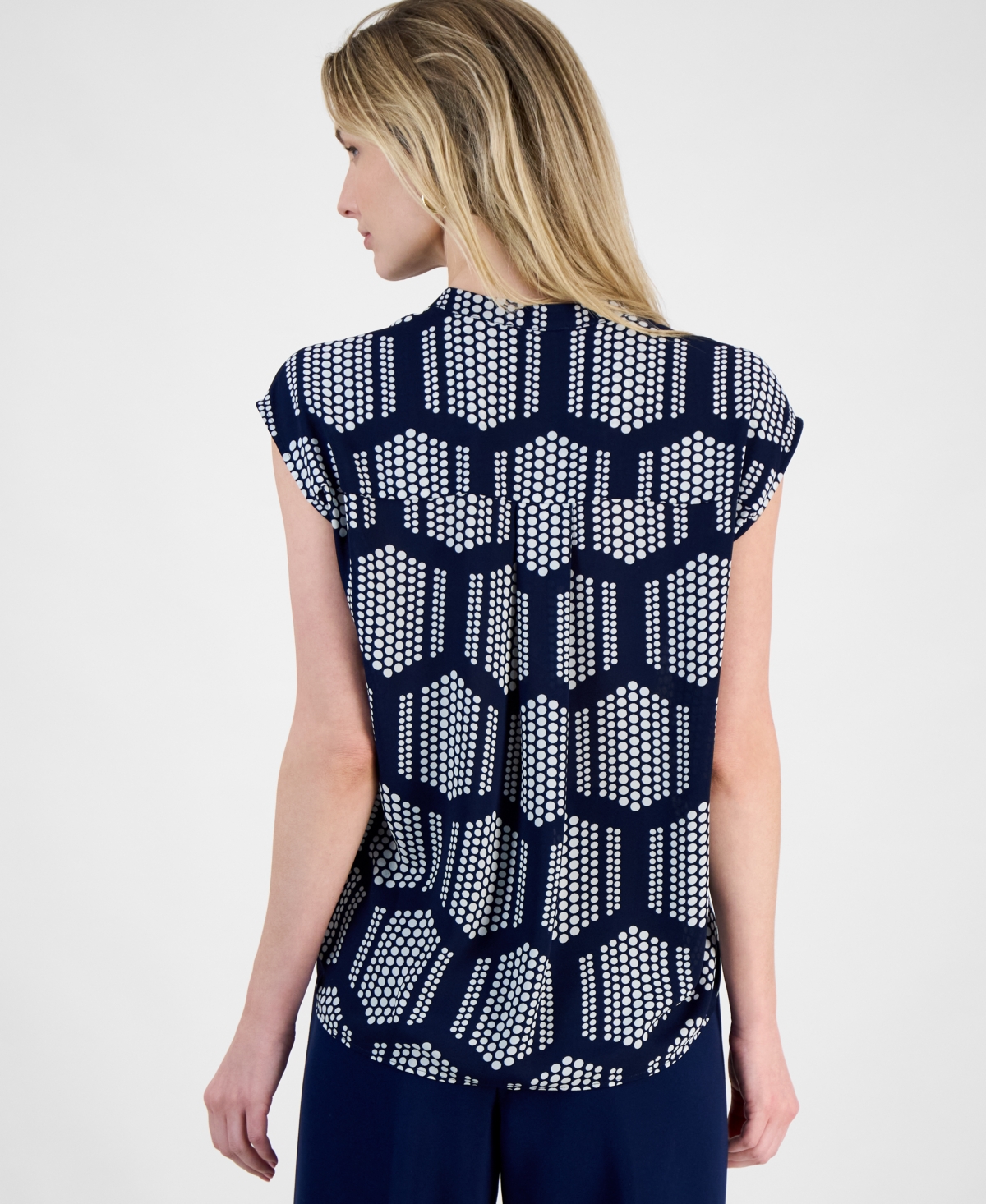 T Tahari Women's Printed Split-neck Cap-sleeve Blouse In Honeycomb