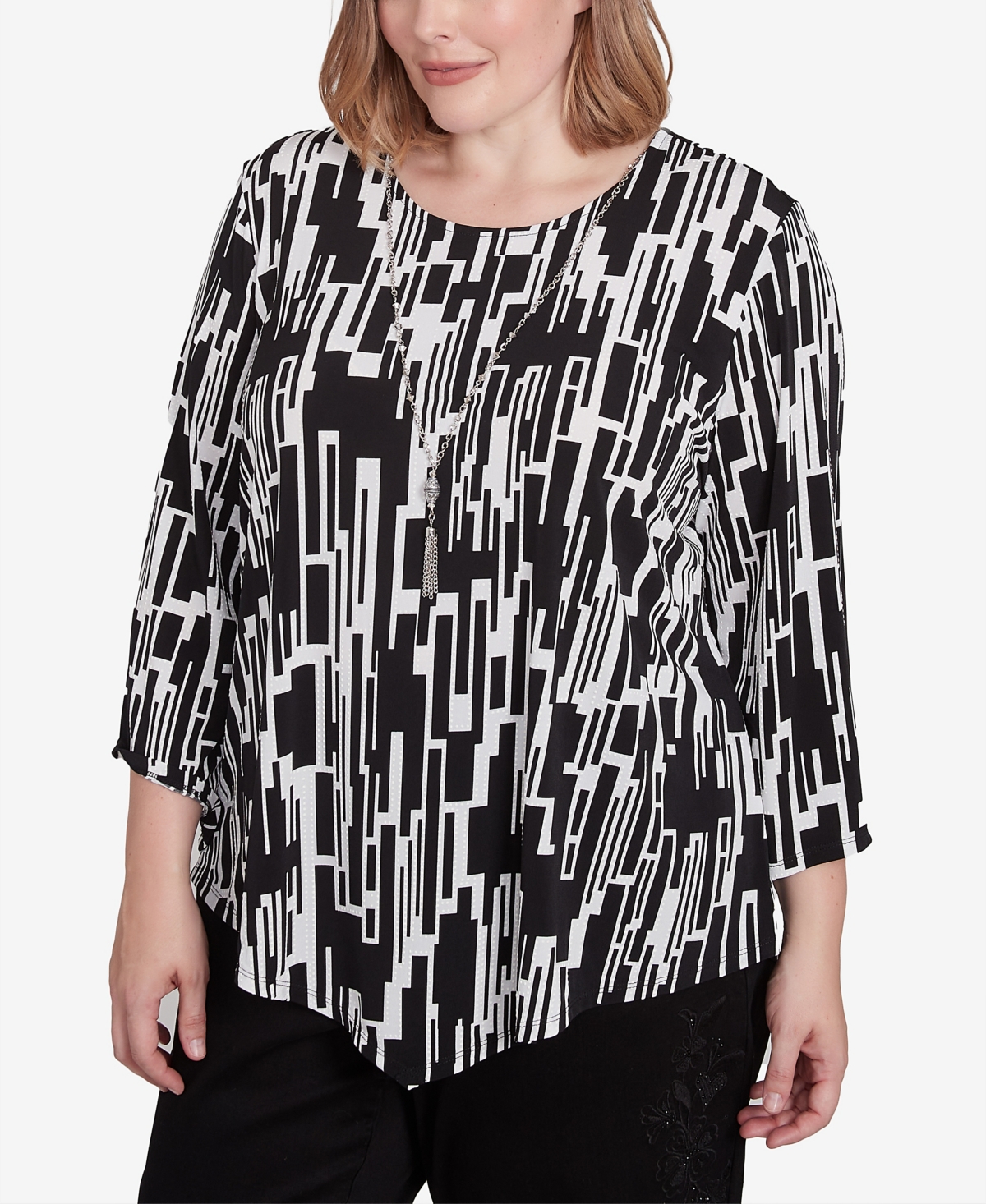 Alfred Dunner Plus Size Classic Vertical Geometric Top With Necklace In Black,white