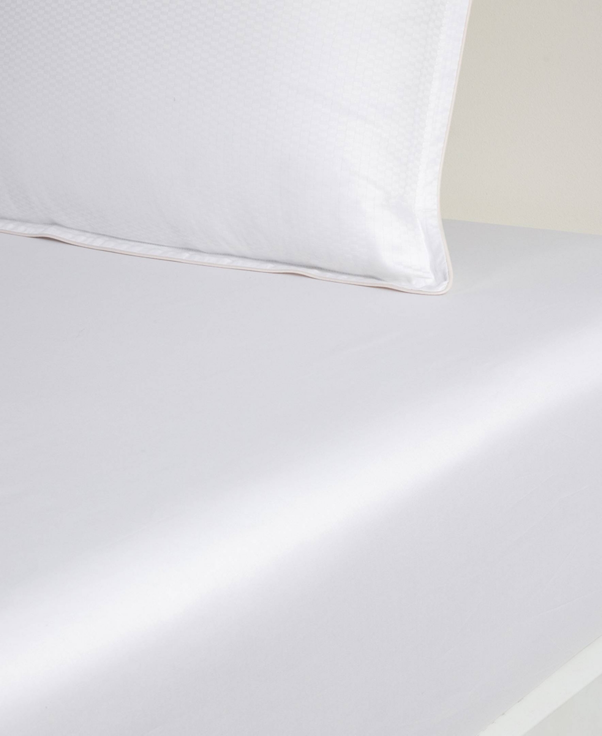 Boss Home By Hugo Boss Loft 300 Thread Count Cotton Fitted Sheet, Queen In Milk