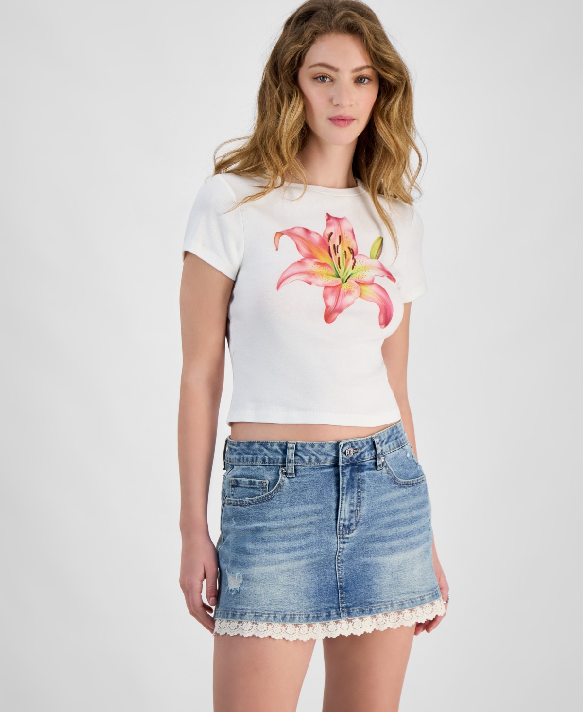 Juniors' Lily Graphic Cotton T-Shirt - Bright White
