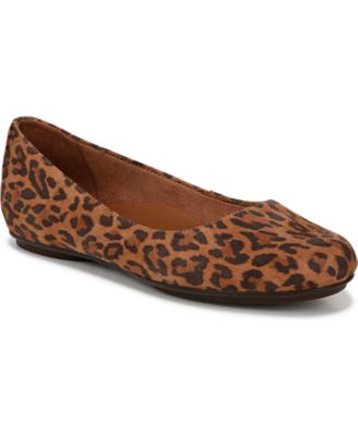 Naturalizer - Women's Maxwell Round Toe Ballet Flats
