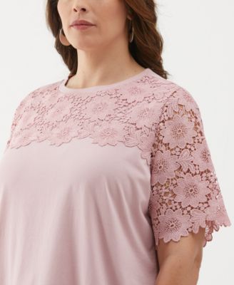 Plus Size Lace Yoke Knit Short Sleeve Top