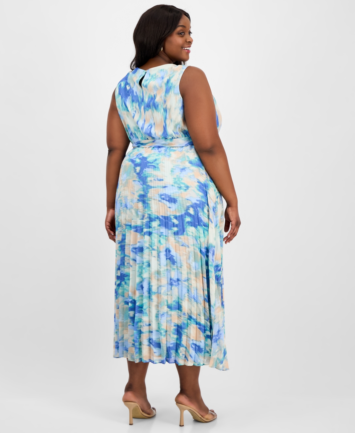 Sandra Darren Plus Size Printed Pleated Tie-waist Dress In Ivory Blue Tan