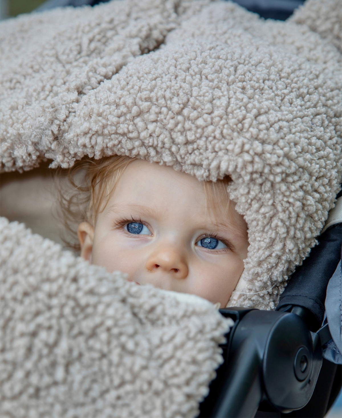 7am Enfant Baby Hooded Pod In Oatmeal
