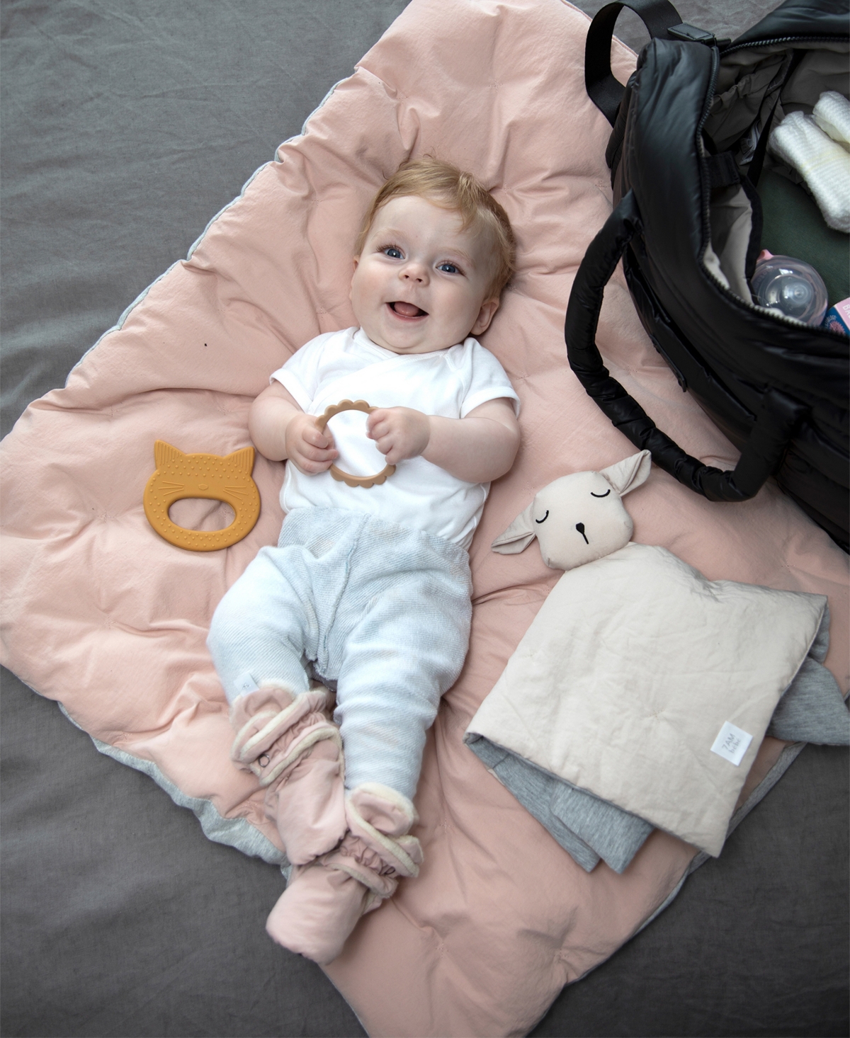 7am Enfant Baby Side Snap Booties In Cameo