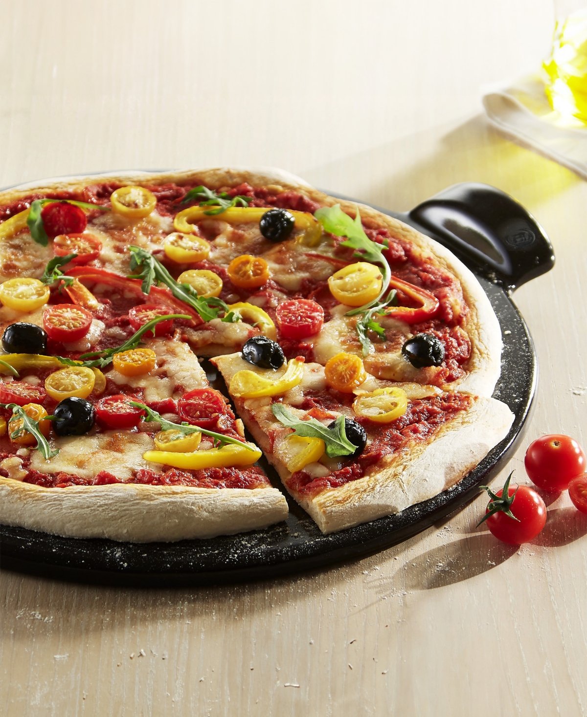 Emile Henry Pizza Stone In Charcoal
