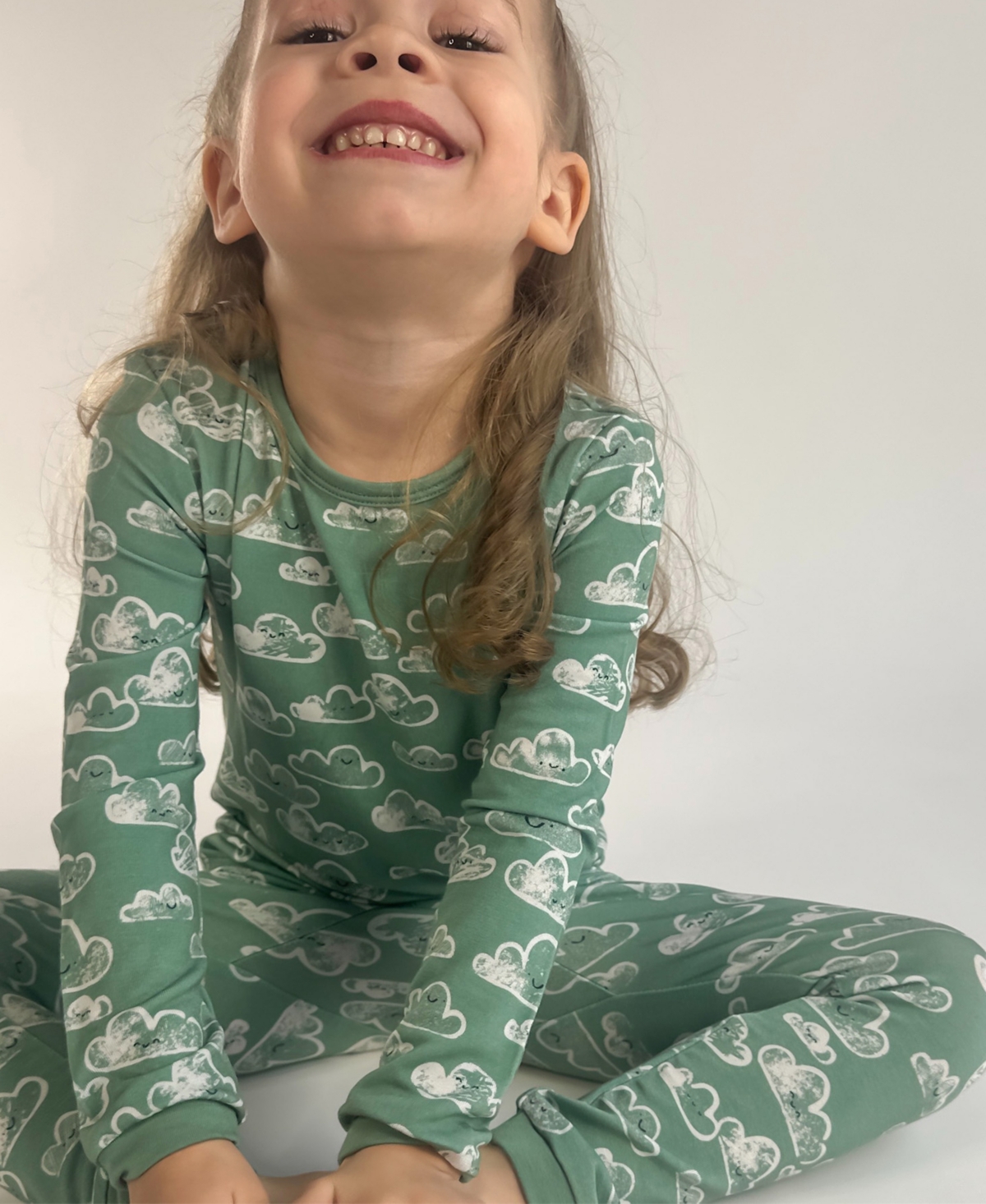 Tiny Knot Co. Baby Boys And Girls 2-piece Long Sleeve Pajama Set In Happy Skies