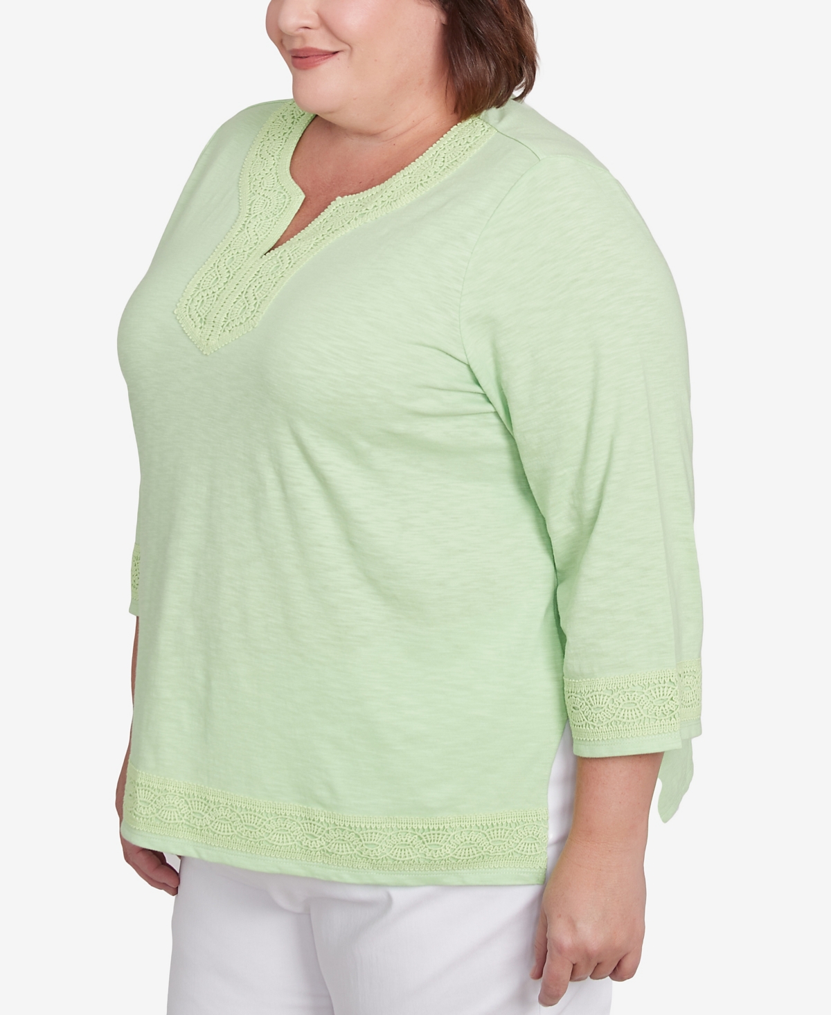 Alfred Dunner Plus Size Parrot Cay Solid Split Neck Lace Trim Top In Palm Green