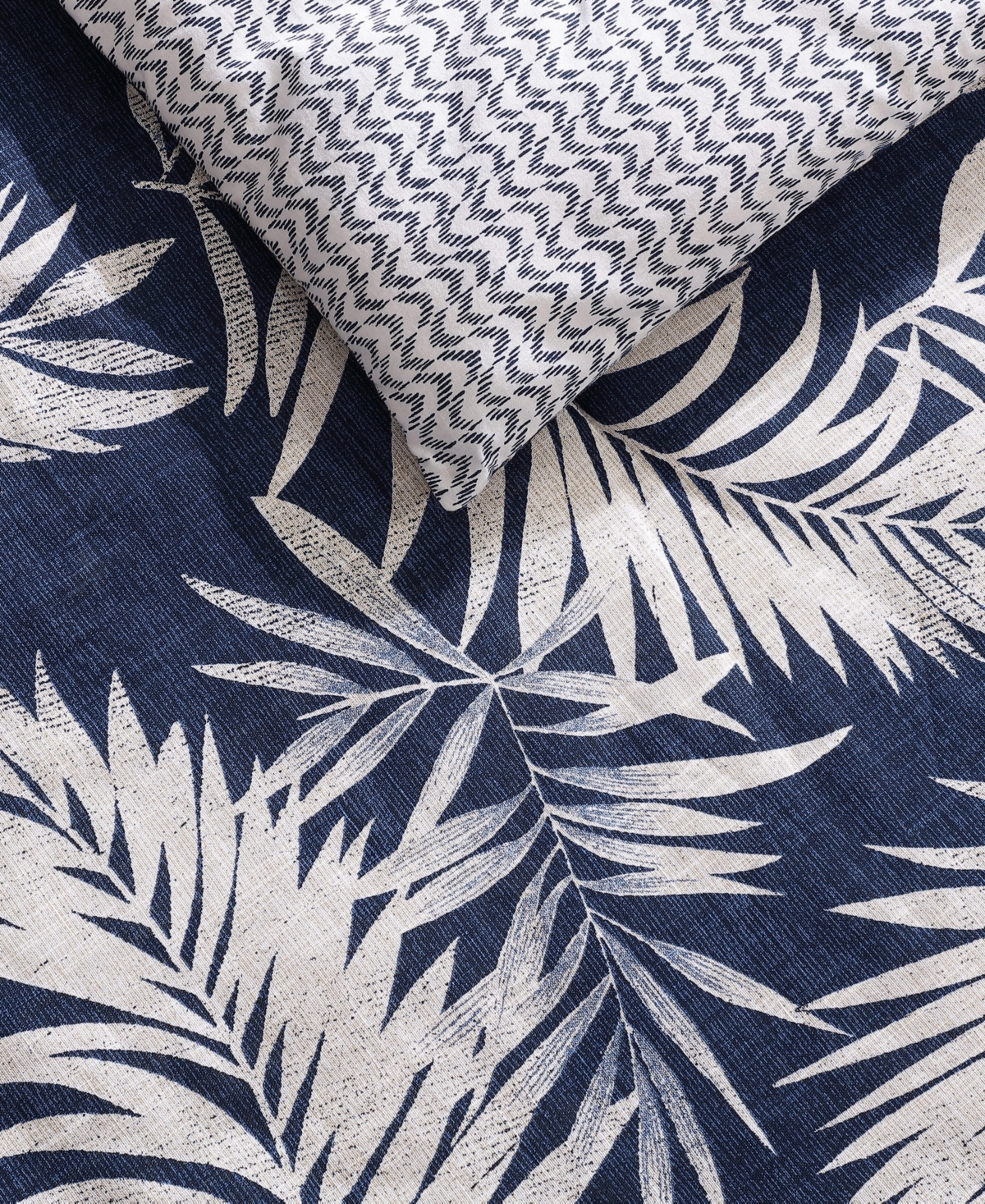Nautica Marina Leaf Reversible 2-pc. Comforter Set, Twin In White,navy
