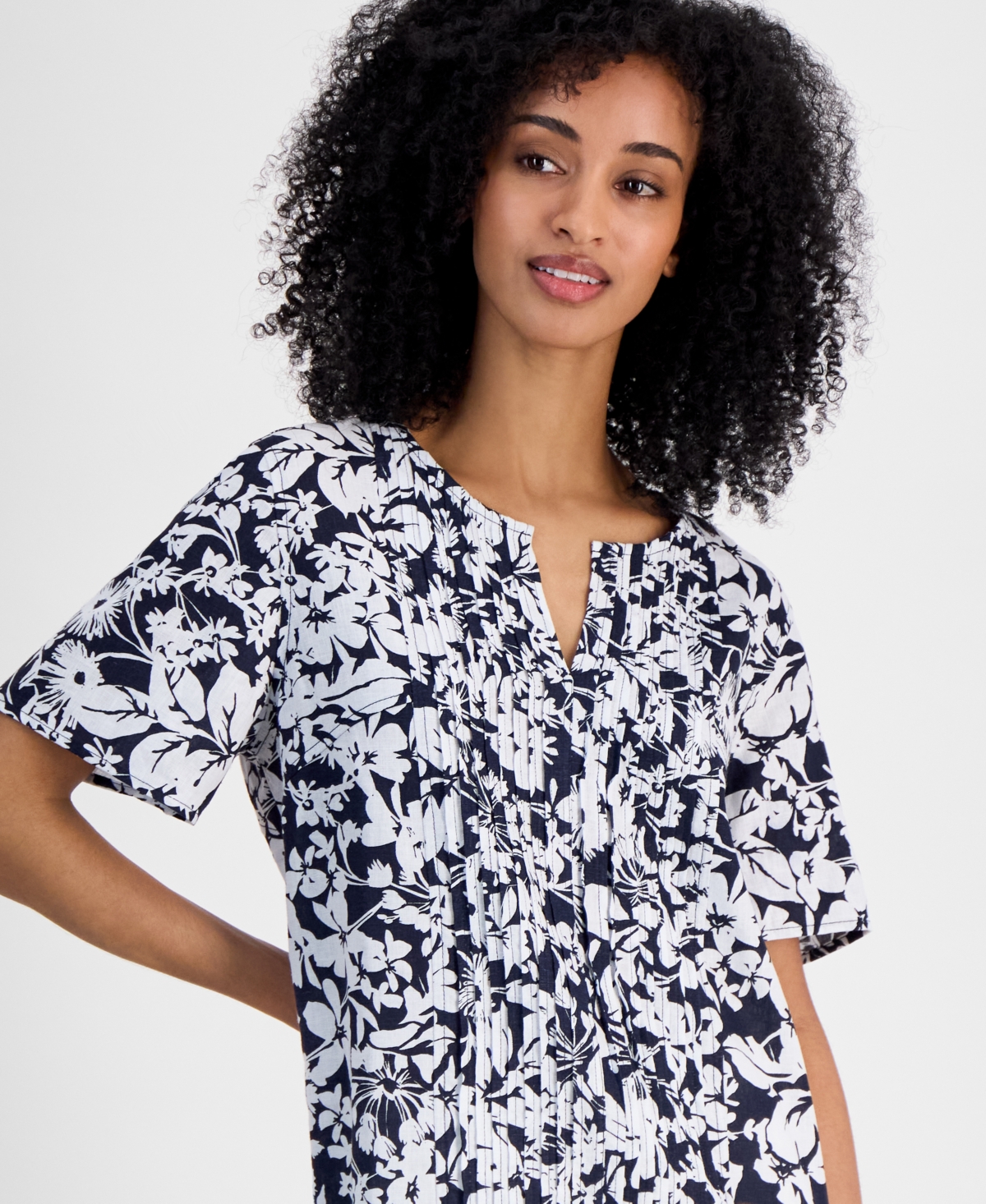 Tommy Hilfiger Women's Floral-print Linen-blend Pintucked Top In Sky Captain,bright White