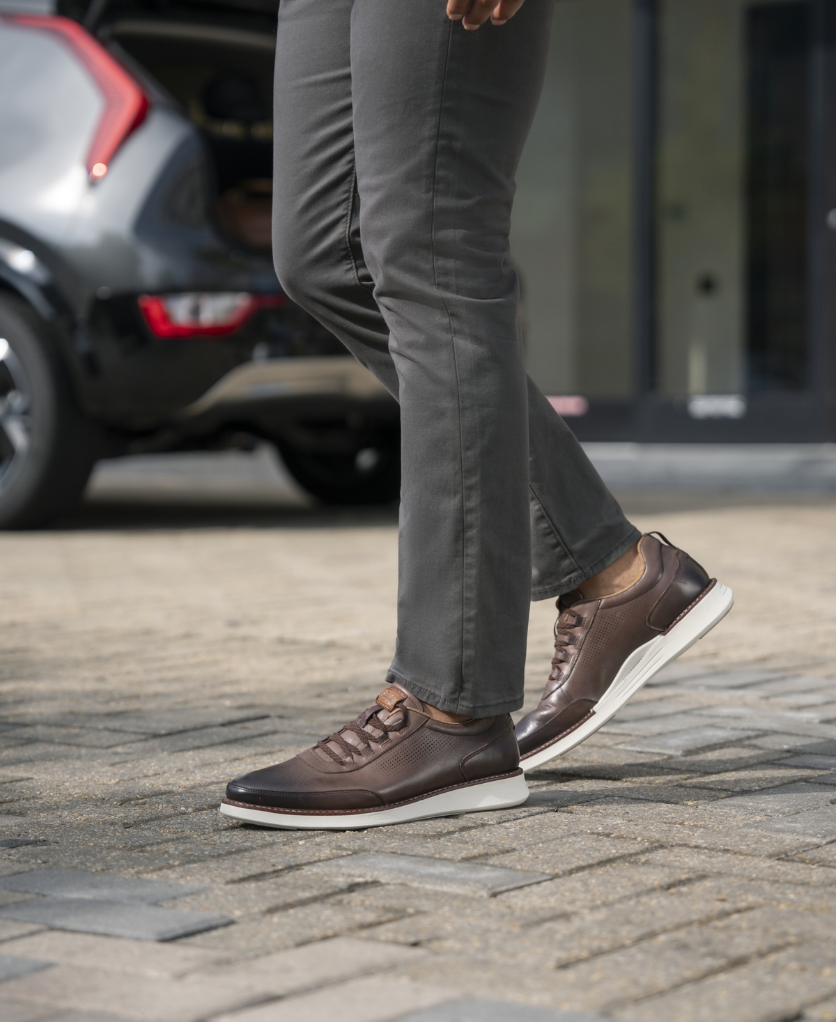 Florsheim Men's Launch Elastic Lace Slip On Sneaker In Brown