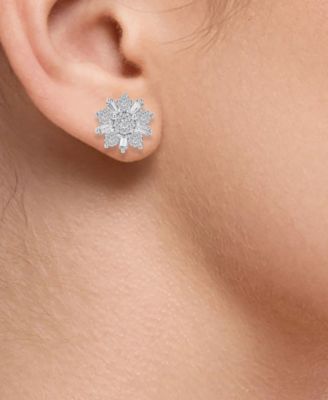 Diamond Flower Earrings (3/4 ct. t.w) in 14k White Gold