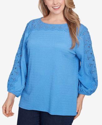 Plus Size Solid Textured Eyelet 3/4 Sleeve Top