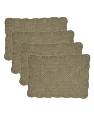 Charming Quilted Placemat, Set of 4