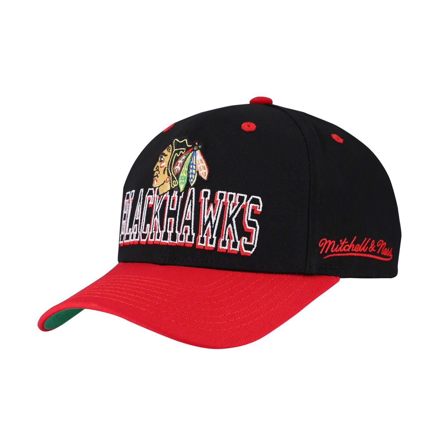 Мужская кепка Mitchell & Ness Black/Red Chicago Blackhawks Backside Script Two-Tone Pro Crown Adjustable Hat — фото 1
