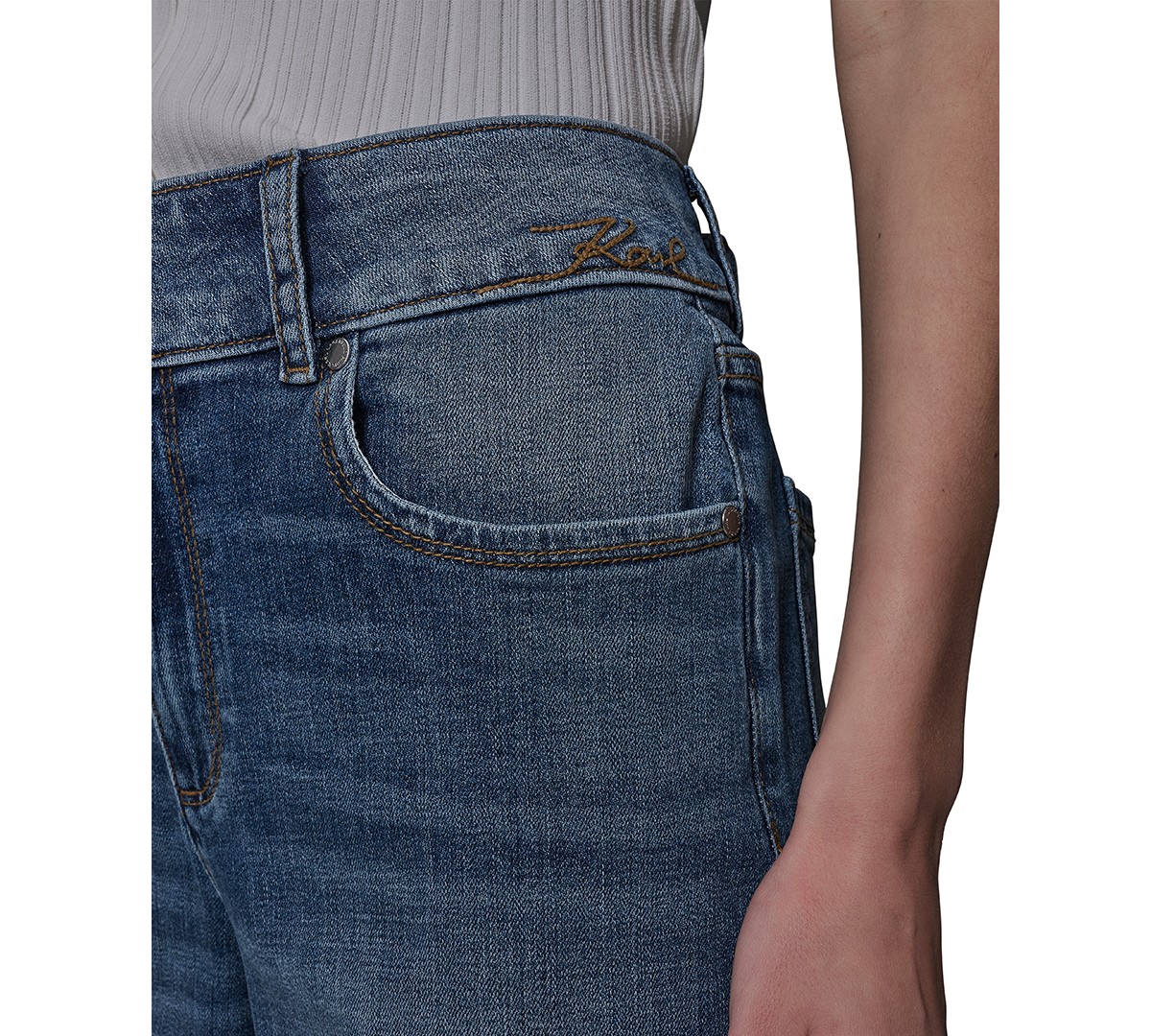 Женские KARL LAGERFELD PARIS Petite Scalloped Button Mid-Rise Jeans — фото 6