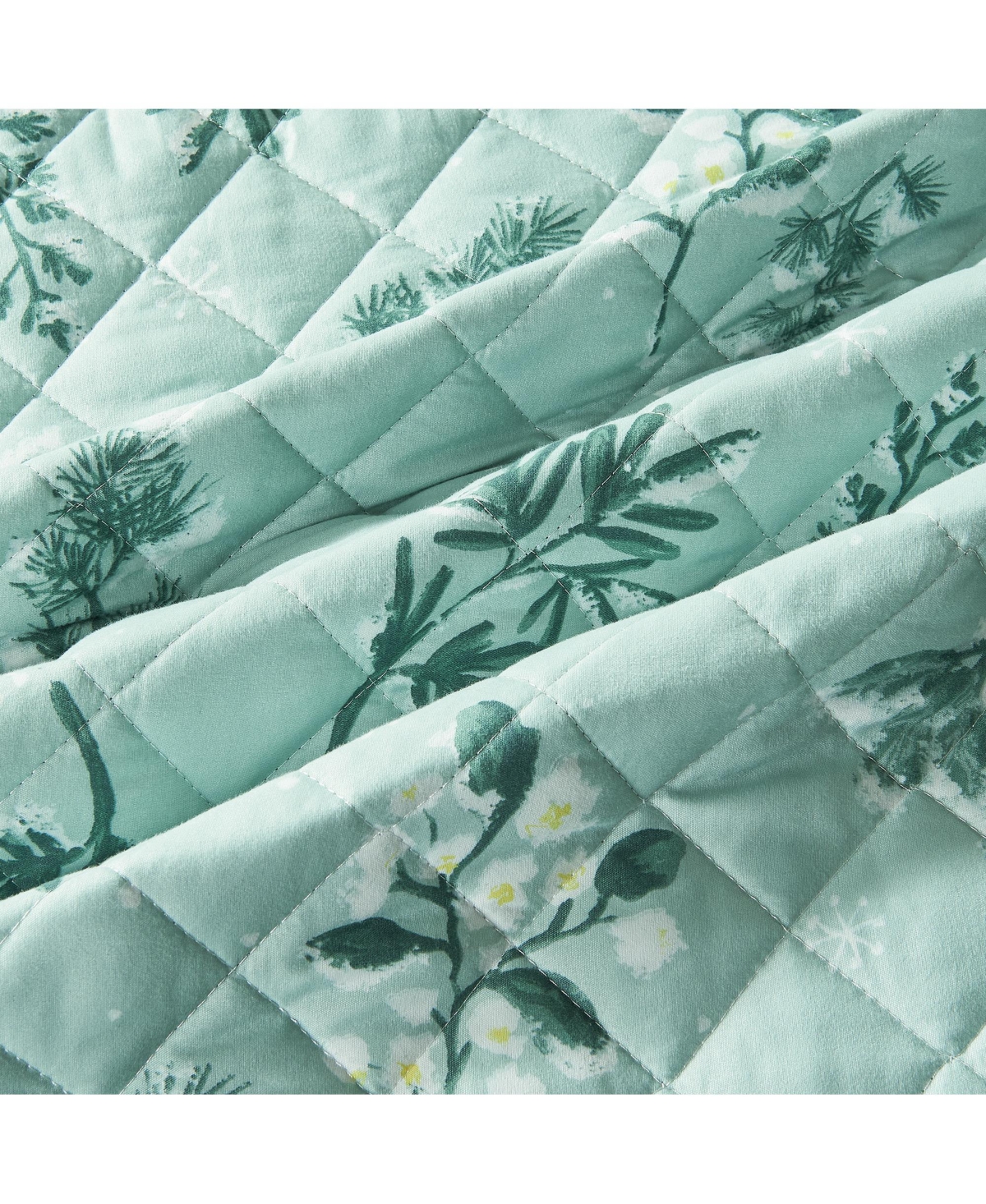 Linery & Co. Reversible Microfiber Winter-Printed Quilt Set with Shams