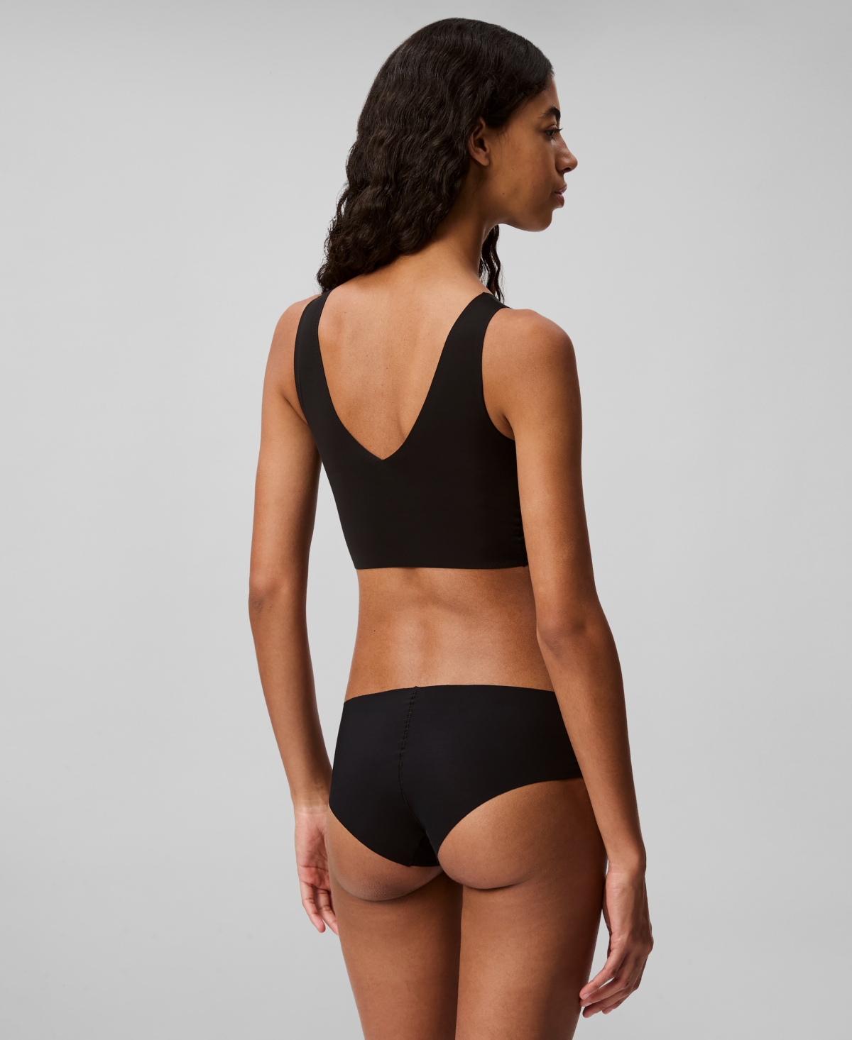 Calvin Klein Women's Invisibles Microfiber Stretch Hipster Underwear D3429