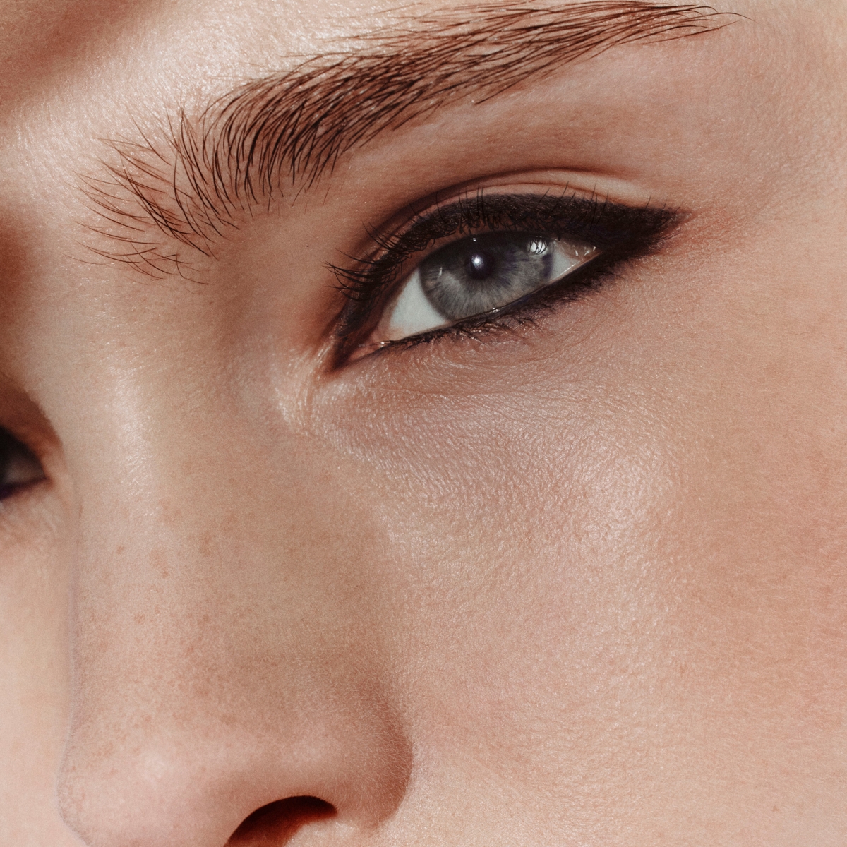 Hermes Trait D' Eye Color Pencil In 99 Noir Fusain