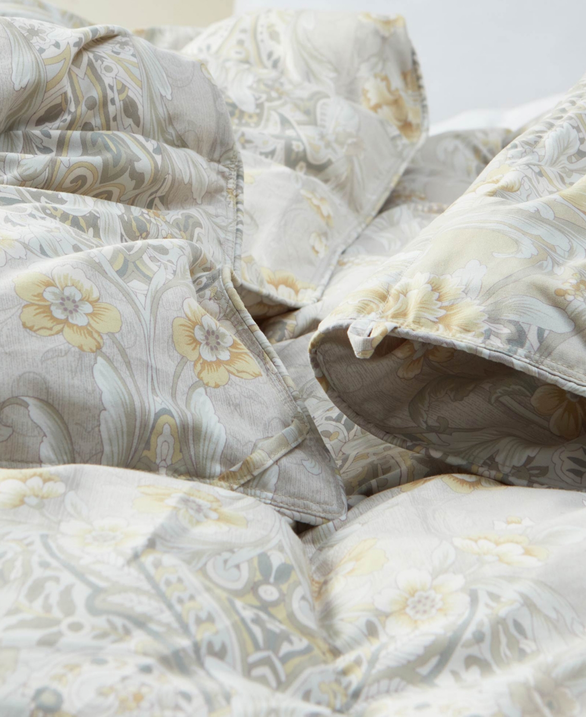 Unikome All Season White Goose Feather Fiber Comforter, Full/queen In Neutral