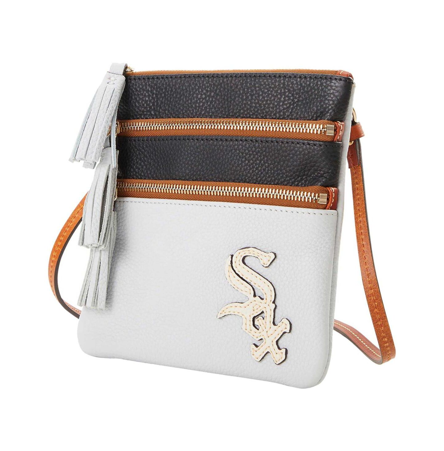 Женская сумка Dooney & Bourke Chicago White Sox Infield Triple Zip Crossbody Purse — фото 1