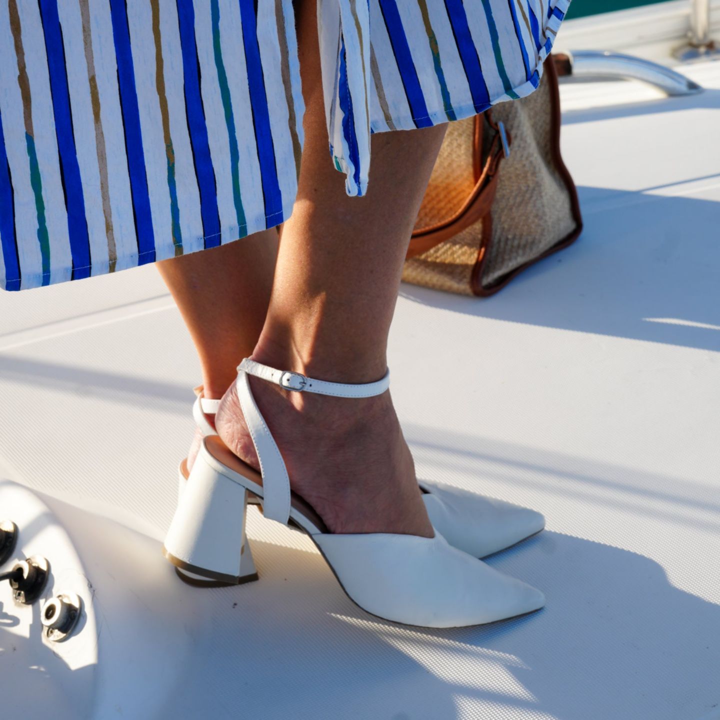 Женские сабо Alterre White Marilyn Customizable Bridal V Mules, цвет: Белый — фото 9