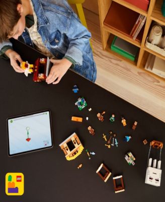 Minecraft The Great Balloon Village Attack Building Set 21273, 555 Pieces