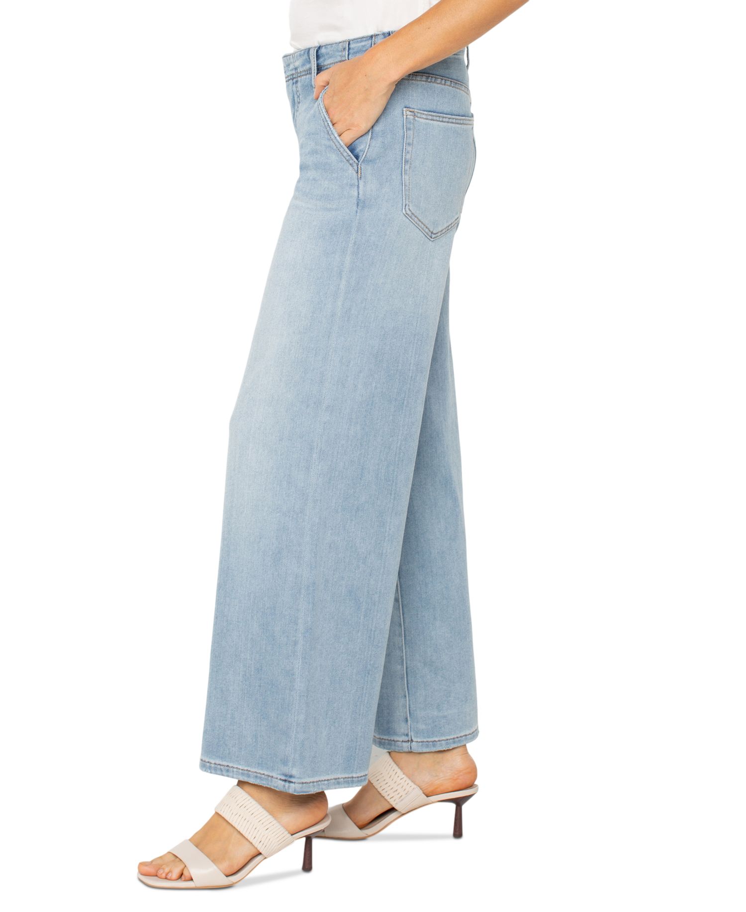Petite Weekender Wide-Leg Jeans