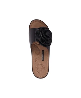 Women's Honey Flower Rosette Flat Sandals