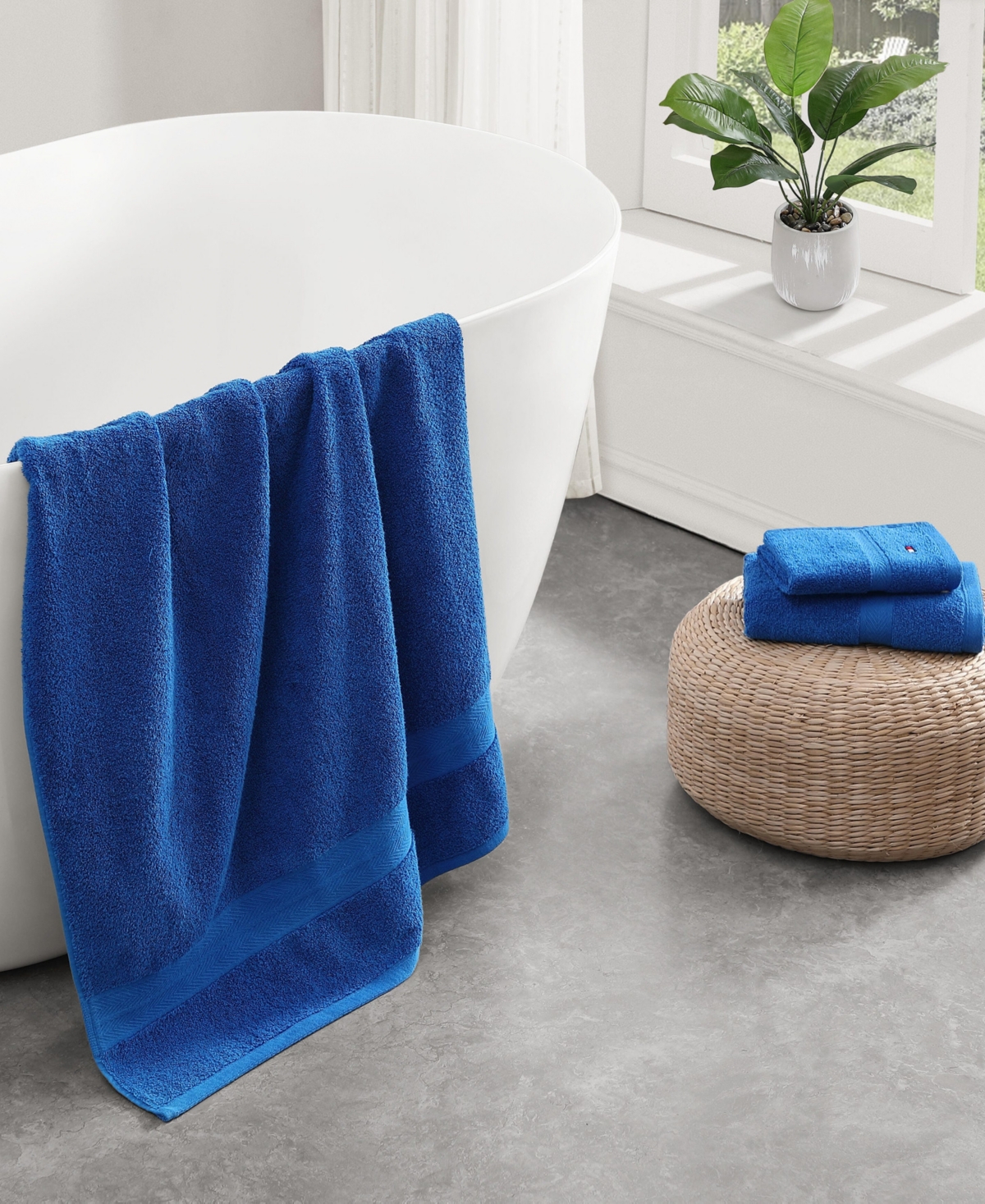 TOMMY HILFIGER HOME MODERN AMERICAN SOLID COTTON BATH TOWEL, 30" X 54" 