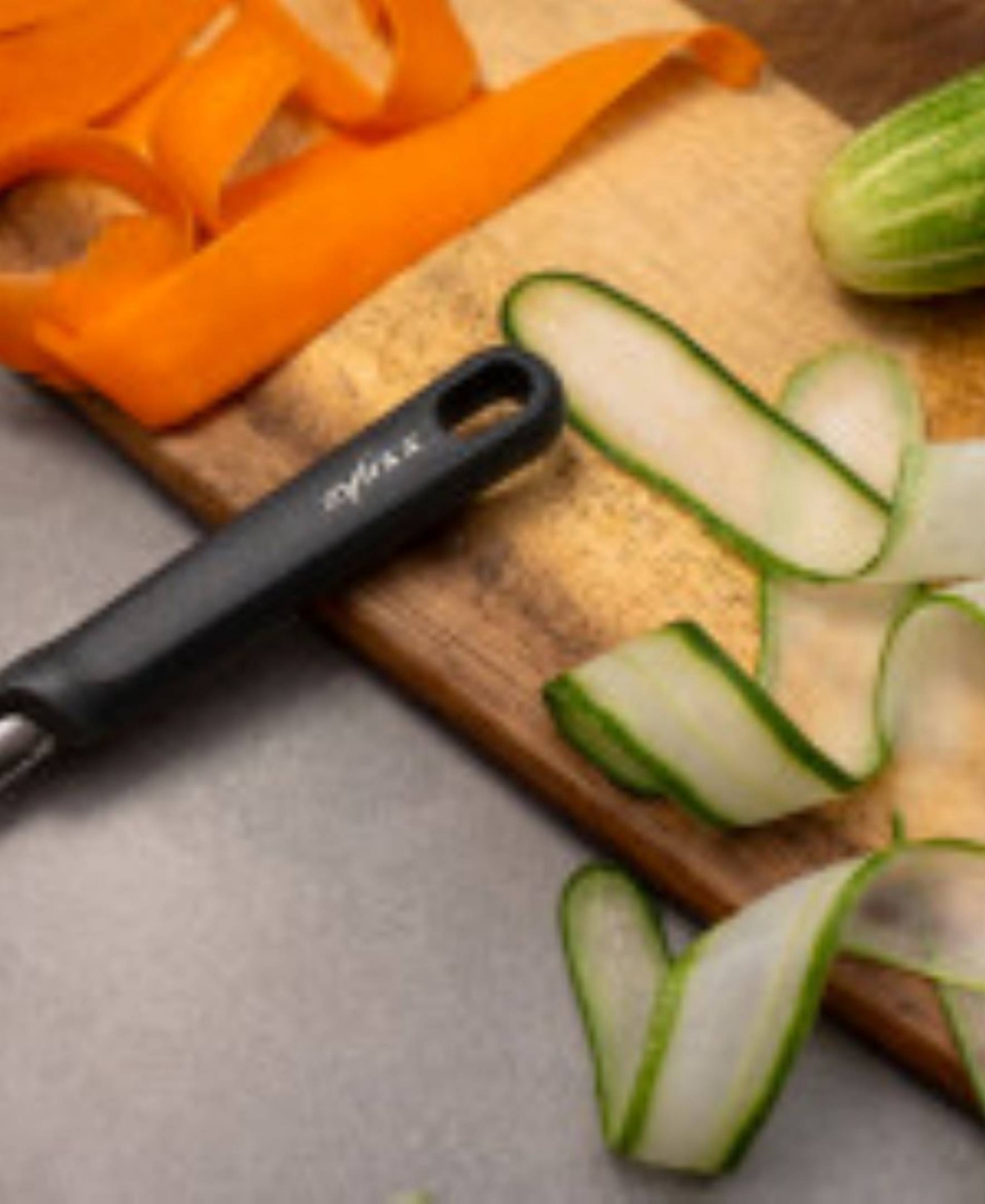 Zyliss 7" Swivel Peeler