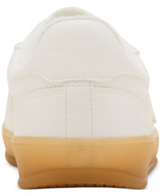 Giia Lace-Up Low-Top Sneakers