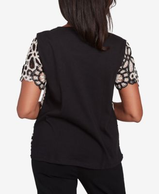 Women's Natural Instinct Crochet Flower Crew Neck T-Shirt