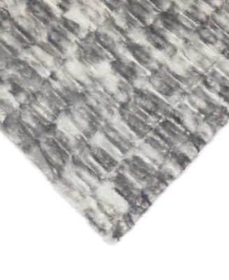 Luxuriously Soft Faux Fur Design Blanket, 60" x 70"