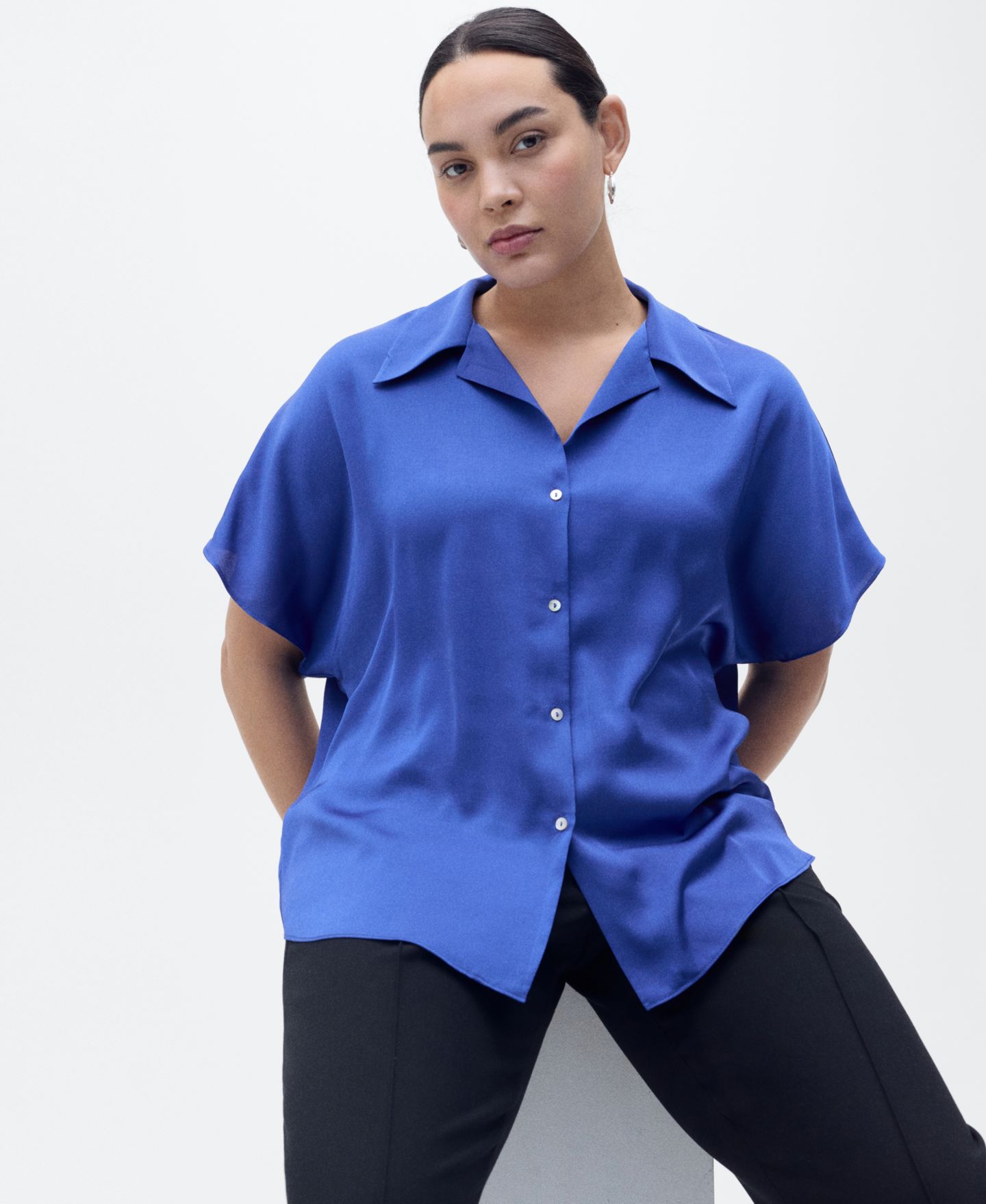 Женская рубашка Mango Short-Sleeved Satin, цвет: Ночной синий — фото 7