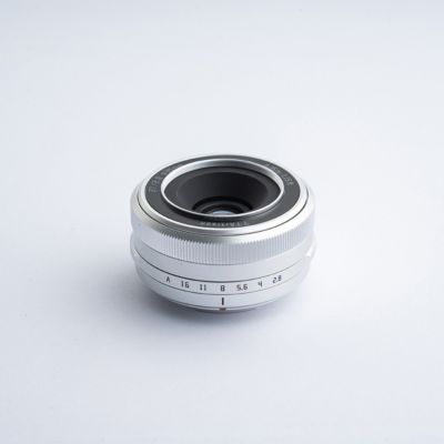AF 27mm f/2.8 Lens