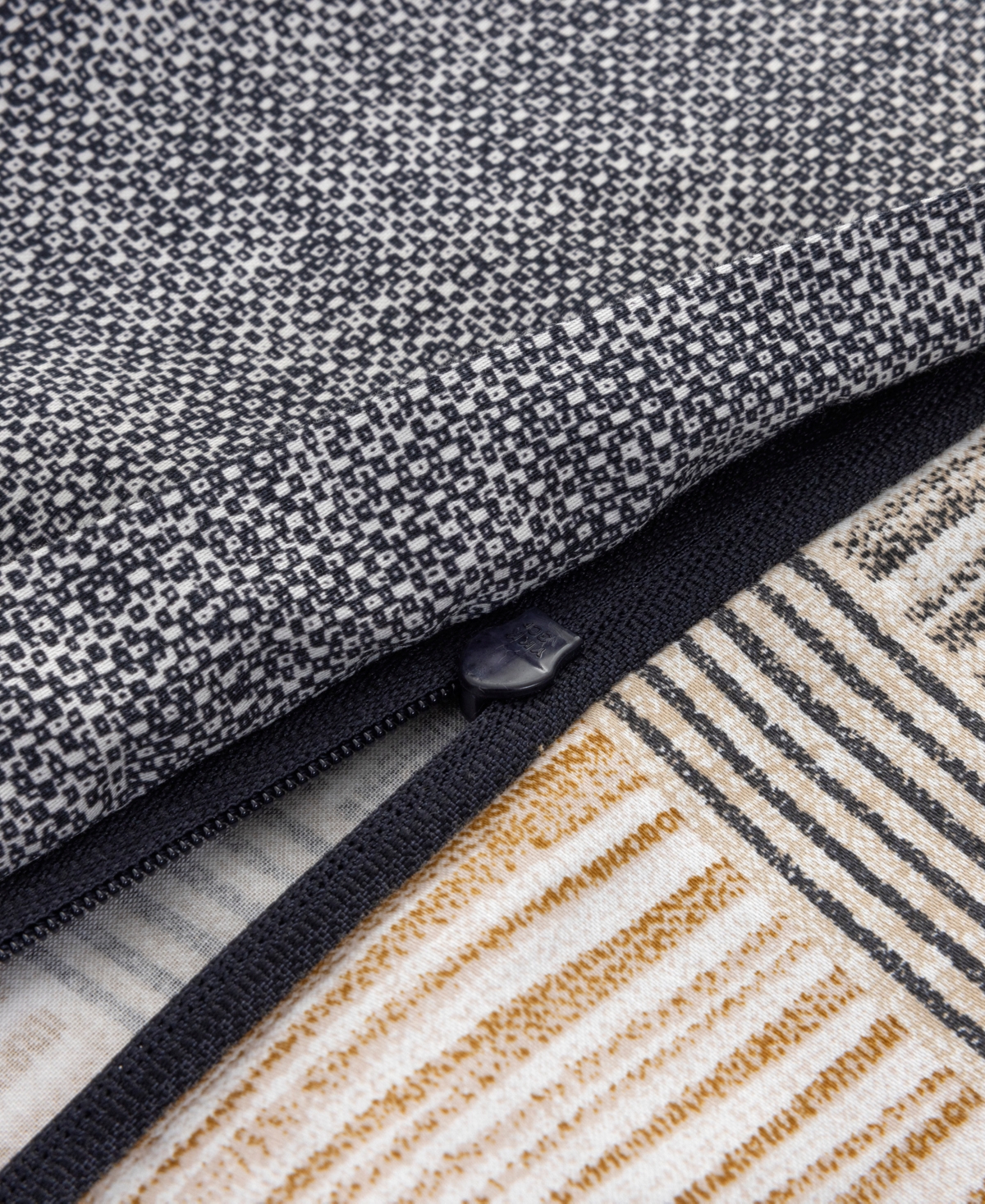 Boss Home Closeout!  By Hugo Boss Taman Duvet Cover, King In Gray