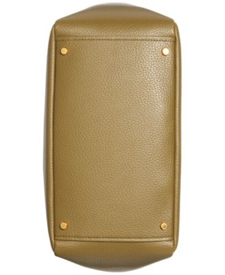 Amagansett Soft-Rolled Leather Shoulder with Sculpted Magnet Closure