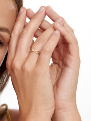 Love Knot Ring in 14K Gold, Size 9, approx. 2.5 grams.